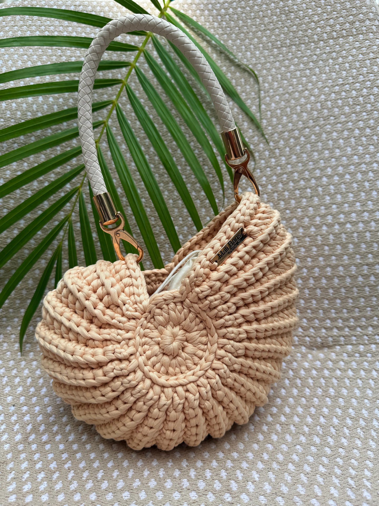 Ariel Round Seashell Bag