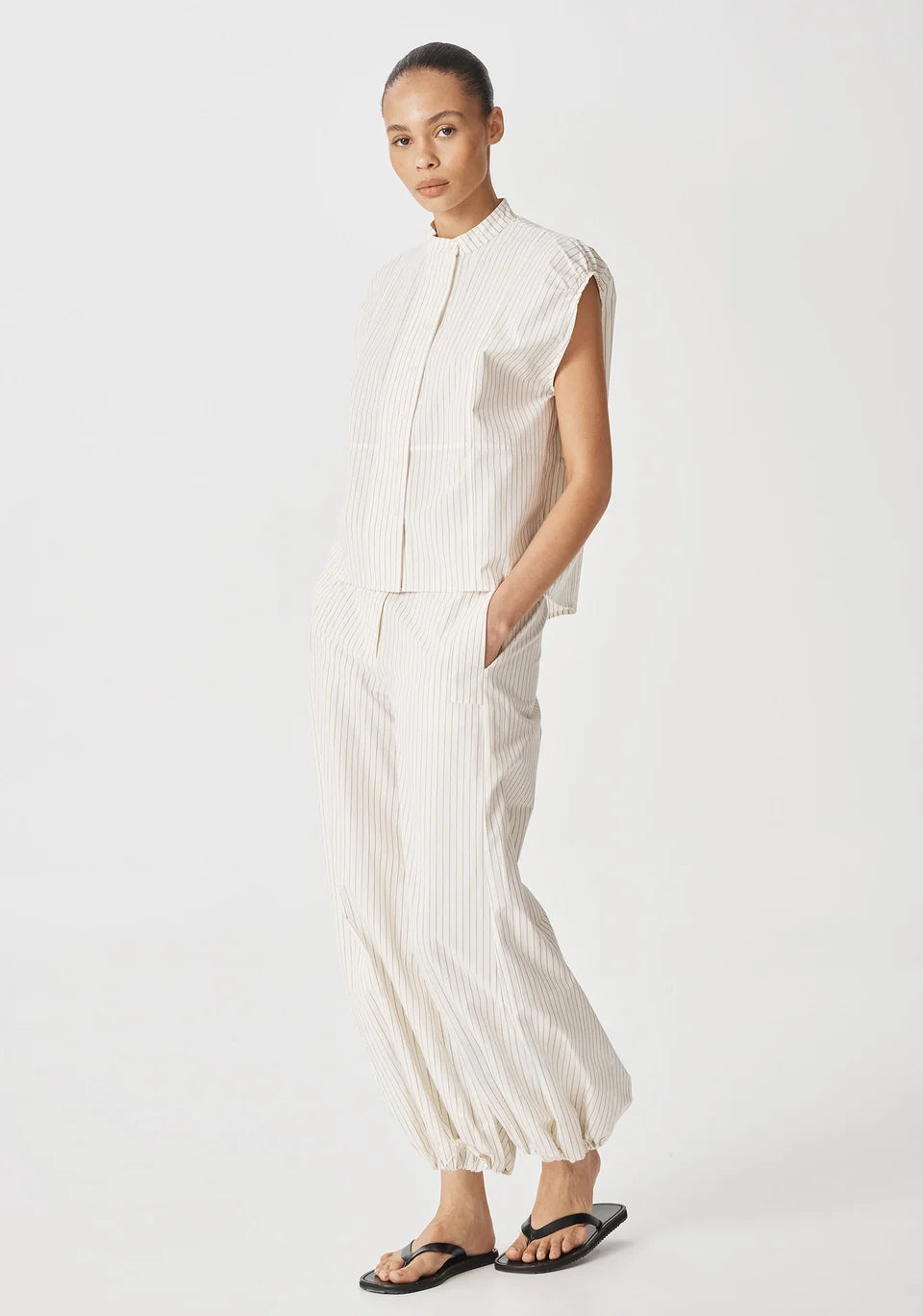 Morrison-SS26-Evie-Pant-Stripe_4_74980423-45a1-4cc8-b3c2-e39726931051.webp