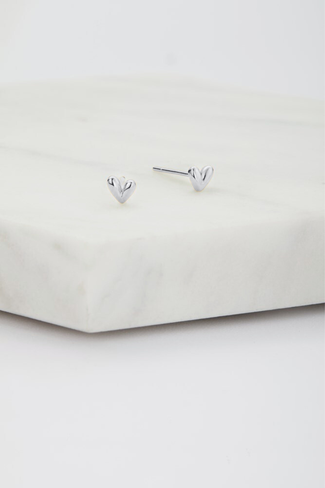 Nora Stud Earring (Heart)