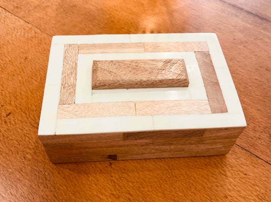 Timber inlaid jewellery/trinket box
